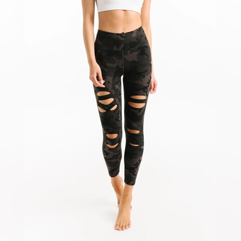 Zyia slash leggings